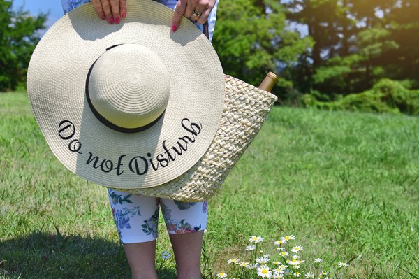 Le cabas en paille : l'accessoire chic pour l'été